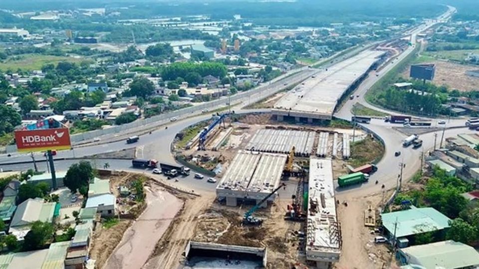 Tháng này, hạng mục quan trọng của tuyến cao tốc hơn 57km kết nối siêu sân bay Long Thành sẽ hoàn thành