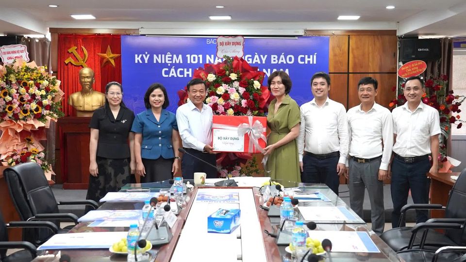 Thứ trưởng Nguyễn Danh Huy: Đoàn kết là nền tảng để Báo Xây dựng phát triển