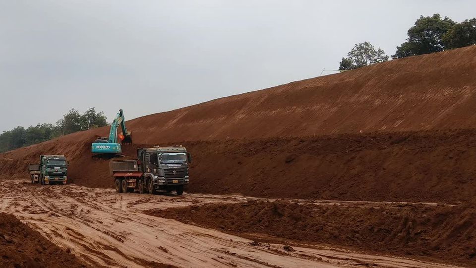 Gia Lai: Giao 65 xã, phường thí điểm cấp phép khai thác cát xây dựng, đất san lấp