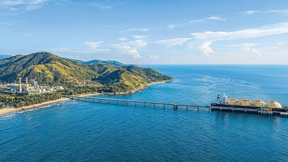 Sau hơn 1 tháng khởi công, nhà máy nhiệt điện LNG gần 2,2 tỷ USD ở miền Trung có diễn biến mới