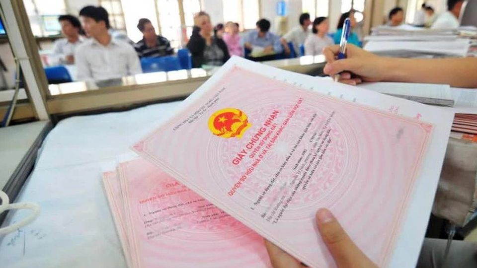 Từ giờ, đất giao trái thẩm quyền vẫn có thể được cấp sổ đỏ