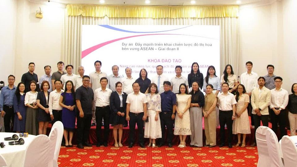 Nâng cao năng lực lãnh đạo đô thị trước yêu cầu phát triển bền vững
