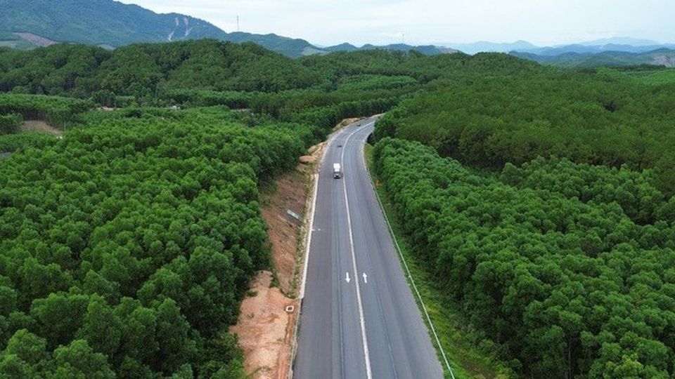 Thị sát dự án mở rộng cao tốc kết nối hai TP trực thuộc Trung ương, Bộ Xây dựng chốt thời hạn hoàn thành