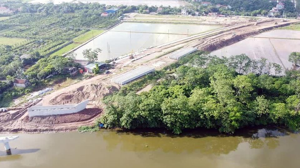Tỉnh Ninh Bình hạn chế giao thông đường thủy nội địa, phục vụ xây cây cầu trăm tỷ