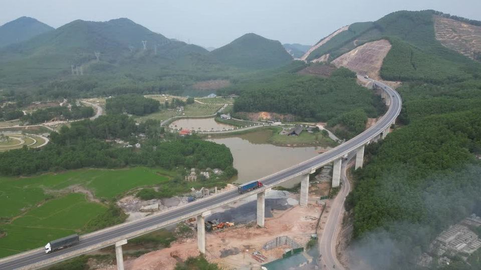 Chỉ vài giờ nữa, Việt Nam sẽ tạm dừng khai thác đoạn tuyến cao tốc quan trọng bậc nhất miền Trung